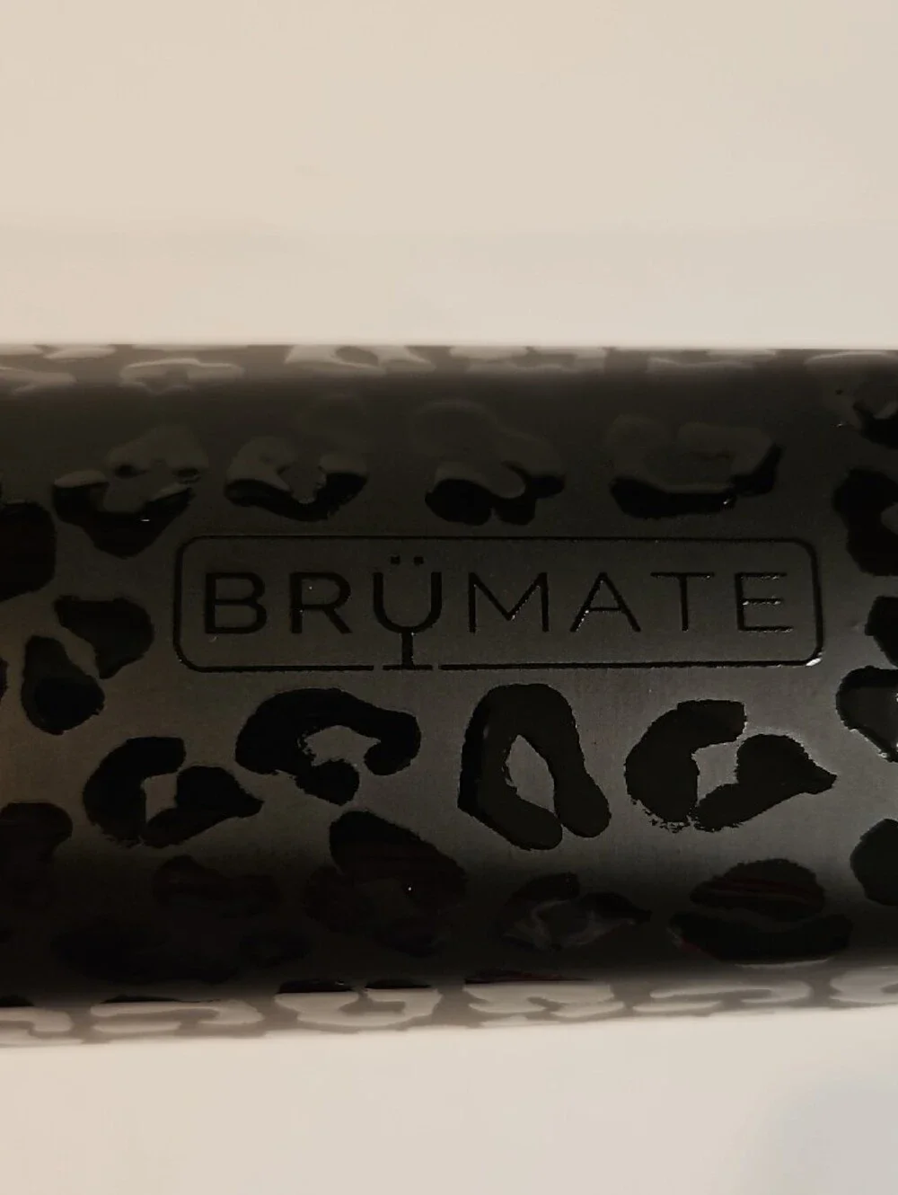 BRUMATE 25 OZ. WINSULATOR BLACK CHEETAH PRINT TRAVEL BOTTLE.